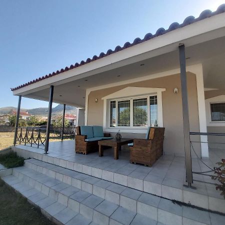 Fina'S House Villa Corinth Екстериор снимка