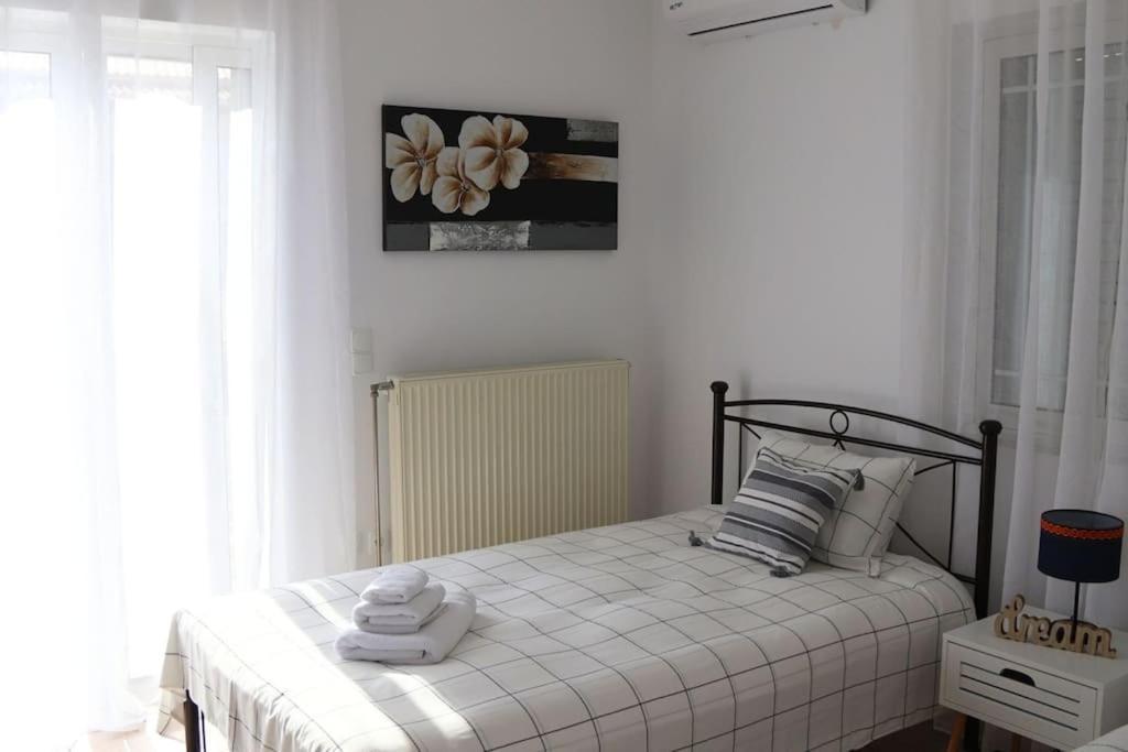 Fina'S House Villa Corinth Екстериор снимка